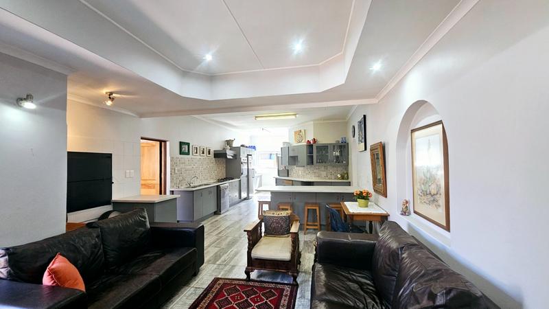 6 Bedroom Property for Sale in Fraaiuitsig Western Cape